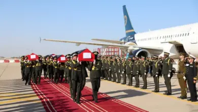 Η-διχασμένη-Λιβύη-αποχαιρετά-τον-αρχηγό-του-στρατού-που-σκοτώθηκε-στην-Τουρκία