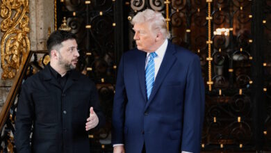 Ξεκίνησε-η-κρίσιμη-συνάντηση-Τραμπ-–-Ζελένσκι-στη-Φλόριντα-–-«Θα-έχουμε-συμφωνία-και-θα-είναι-ισχυρή»-λέει-ο-Αμερικανός-πρόεδρος