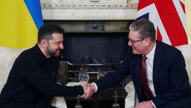 Ο-Ζελένσκι-είχε-μια-«λεπτομερή»-τηλεφωνική-επικοινωνία-με-τον-Στάρμερ-πριν-το-τετ-α-τετ-με-τον-Τραμπ