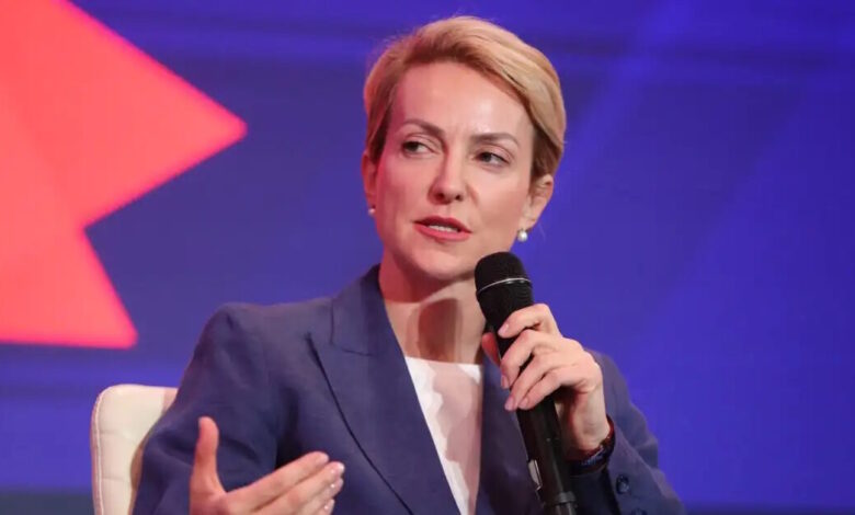 Κόντρα-ανάμεσα-σε-Αλεξάνδρα-Σδούκου-και-ΠΑΣΟΚ:-«Η-πιο-αδίστακτη-κυβέρνηση»-–-«Ψάχνετε-κάτι-για-να-αντιπαρατεθείτε-στην-κυβέρνηση»