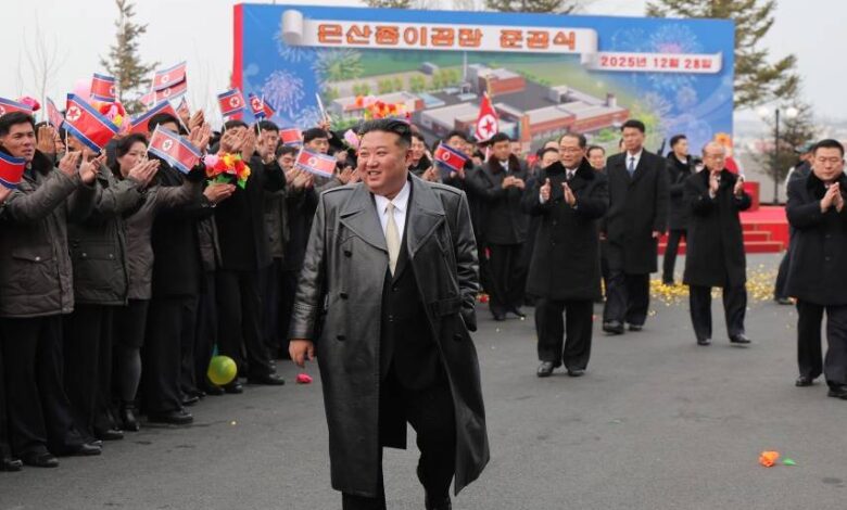Βόρεια-Κορέα:-Δύο-δοκιμές-πυραύλων-υπό-το-βλέμμα-του-Κιμ-Γιονγκ-Ουν