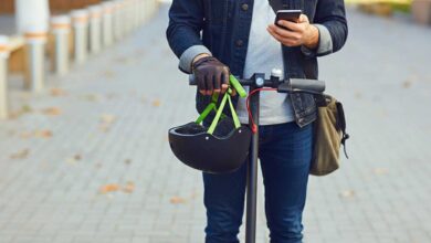 Συμμορφώνονται-τα-Τρίκαλα-στη-χρήση-κράνους-–-Λίγες-παραβάσεις-στους-ελέγχους