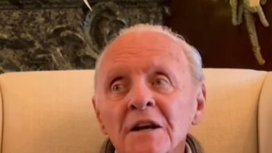 Ο-Άντονι-Χόπκινς-γιορτάζει-50-χρόνια-νηφάλιος-και-η-χαρά-του-δεν-κρύβεται-–-«Η-ζωή-είναι-πολύ-καλύτερη»