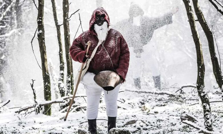 Γοργογύρι-Τρικάλων:-Αναβίωση-του-εθίμου-«Των-Καρκατζαλαίων»-την-Πρωτοχρονιά-2026