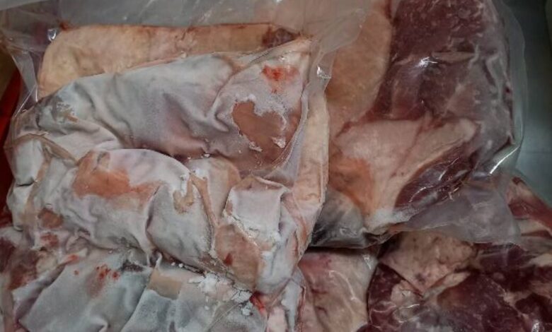 Περιφέρεια-Αττικής:-Κατασχέθηκαν-12-τόνοι-ακατάλληλων-προϊόντων-–-«Κανένα-περιθώριο-για-επικίνδυνα-παιχνίδια-με-την-υγεία»,-λέει-ο-Χαρδαλιάς