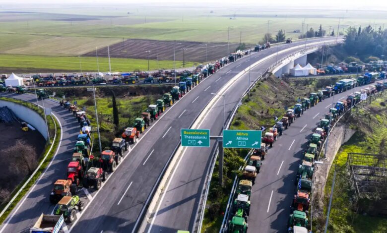 Οι-αγρότες-ακολουθούν-το-μοντέλο-των-Χριστουγέννων:-Χαλαρώνουν-τα-μπλόκα-για-τους-εκδρομείς-της-Πρωτοχρονιάς