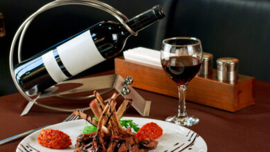 Πρωτοχρονιάτικο-τραπέζι-στην-Πελοπόννησο-και-την-Κρήτη:-Μεσογειακή-ένταση,-παράδοση-και-κρασιά-με-χαρακτήρα