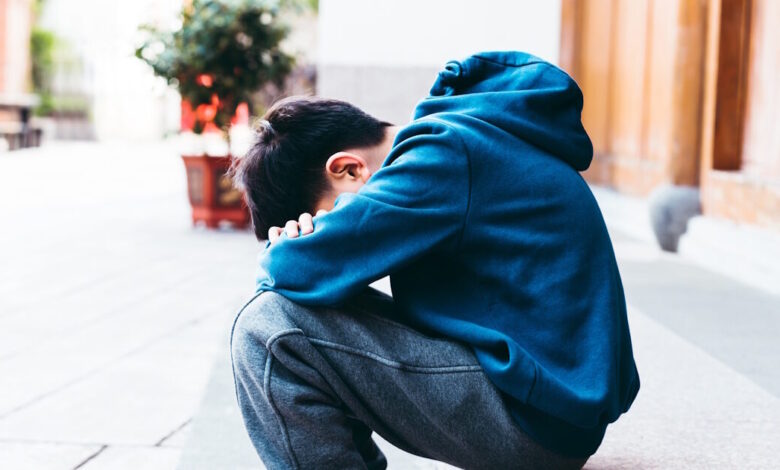 Πάτρα:-Ανήλικοι-Ρομά-γρονθοκόπησαν-και-απείλησαν-15χρονο-έξω-από-σχολείο-–-Έξι-συλλήψεις