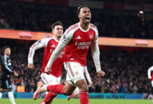 premier-league:-Η-Άρσεναλ-«σάρωσε»-με-4-1-την-Άστον-Βίλα,-«κόλλησε»-στο-1-1-κόντρα-στη-Γουλβς-η-Μάντσεστερ-Γιουνάιτεντ