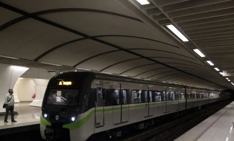 Παραμονή-Πρωτοχρονιάς:-Τα-τελευταία-δρομολόγια-σε-Μετρό,-τραμ,-λεωφορεία-και-τρόλεϊ-πριν-την-αλλαγή-του-χρόνου