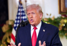 Ο-Ντόναλντ-Τραμπ-μπέρδεψε-τον-αετό-με-γεράκι-και-κατήγγειλε-πως-οι-ανεμογεννήτριες-σκοτώνουν