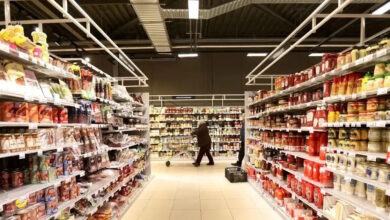 Εορταστικό-ωράριο-2025:-Πώς-θα-λειτουργήσουν-σήμερα,-παραμονή-Πρωτοχρονιάς,-καταστήματα-και-σούπερ-μάρκετ