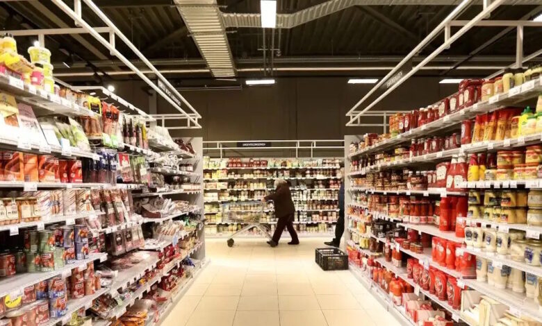 Εορταστικό-ωράριο-2025:-Πώς-θα-λειτουργήσουν-σήμερα,-παραμονή-Πρωτοχρονιάς,-καταστήματα-και-σούπερ-μάρκετ