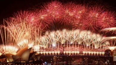 Πρωτοχρονιά:-Ο-πλανήτης-καλωσορίζει-το-2026-–-Φαντασμαγορικό-σόου-πυροτεχνημάτων-στο-Σίδνεϊ,-εντυπωσιακές-εικόνες-από-Σεούλ-και-Χονγκ-Κονγκ
