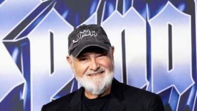 Ρομπ-Ράινερ:-Η-χειρόγραφη-κάρτα-που-έλαβε-φίλη-του-σκηνοθέτη-και-της-συζύγου-του-μετά-τη-δολοφονία-τους