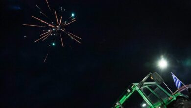 Οι-αγρότες-άλλαξαν-χρόνο-στα-μπλόκα-και-αποφασίζουν-για-τις-κινητοποιήσεις-την-Κυριακή