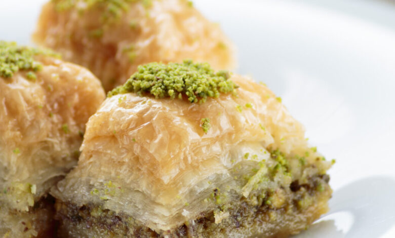 Συνταγή-για-μπακλαβά-με-φιστίκι-Αιγίνης