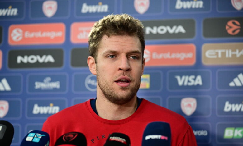 Βεζένκοφ:-«Το-ντέρμπι-δίνει-μία-εβδομάδα-ψυχολογία-στον-νικητή,-ο-ηττημένος-το-σκέφτεται-λίγο-παραπάνω»