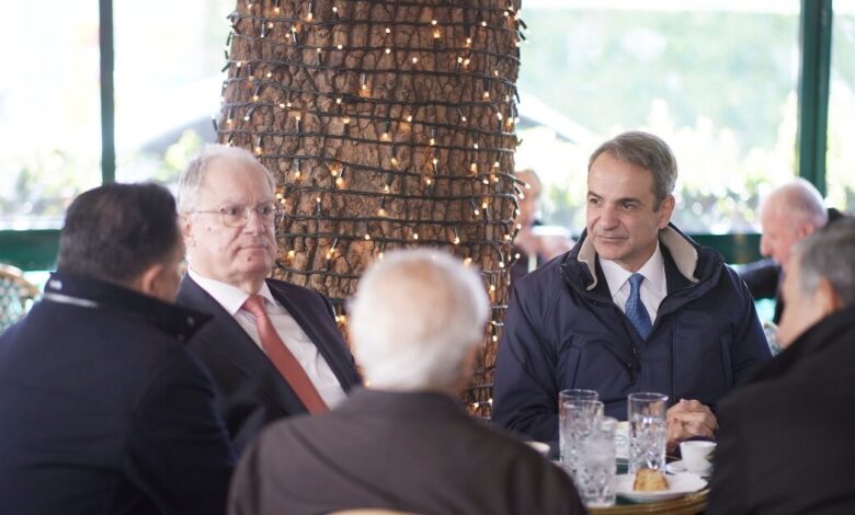 Ο-Κυριάκος-Μητσοτάκης-αποκάλυψε-ότι-ο-γιος-του-Κωνσταντίνος-έκανε-πρόταση-γάμου-στη-Μαρία-Σάκκαρη