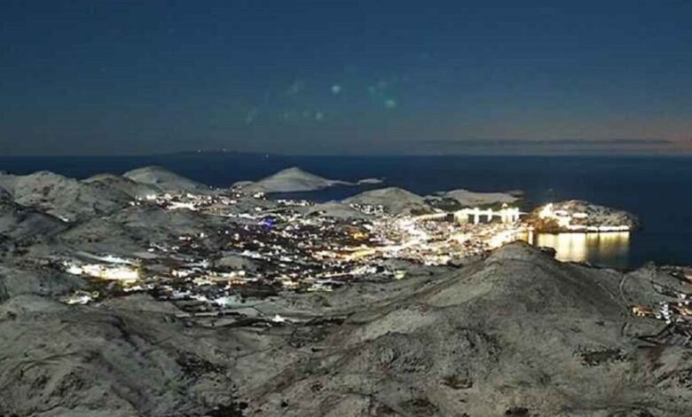 Η-χιονισμένη-Λήμνος-την-ώρα-που-βραδιάζει:-Εντυπωσιακή-εικόνα-από-τη-Μύρινα