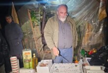 Πρωτοχρονιά-στα-μπλόκα-έκαναν-οι-αγρότες-στα-Χανιά:-Έκοψαν-βασιλόπιτα-στα-Μεγάλα-Χωράφια