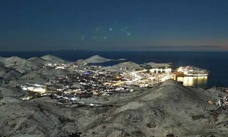 Η-χιονισμένη-Λήμνος-την-ώρα-που-βραδιάζει:-Εντυπωσιακή-εικόνα-από-τη-Μύρινα