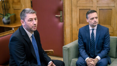 Η-συνέντευξη-Δούκα-«άναψε-φωτιές»-στο-ΠΑΣΟΚ-ενόψει-Συνεδρίου-–-Πήγε-«περίπατο»-το-πνεύμα-των-Χριστουγέννων