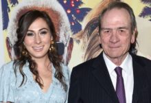 Τόμι-Λι-Τζόουνς:-Φόβοι-ότι-η-κόρη-του-πέθανε-από-υπερβολική-δόση,-ηχητικό-ντοκουμέντο-της-αστυνομίας