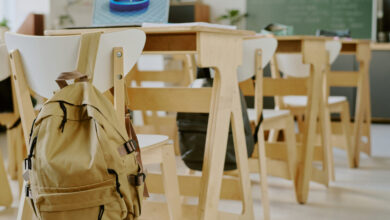 Χαρδαλιάς:-Τρεις-συμβάσεις-7,83-εκατ.-ευρώ-για-σχολεία-σε-Χαλάνδρι,-Δάφνη-και-Γλυφάδα