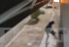 Περιστέρι:-Διαρρήκτες-έβγαλαν-καπάκι-από-φρεάτιο-για-να-σπάσουν-την-είσοδο-καταστήματος