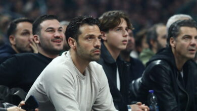 Ο-Κωνσταντίνος-Αργυρός-παρακολούθησε-το-Παναθηναϊκός-–-Ολυμπιακός-στο-telekom-center-athens