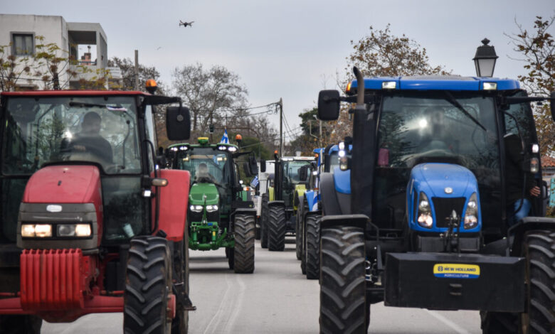 Οι-αγρότες-επιστρέφουν-στα-μπλόκα-και-κλιμακώνουν-τις-κινητοποιήσεις:-Κυκλοφοριακές-ρυθμίσεις-για-την-επιστροφή-των-εκδρομέων