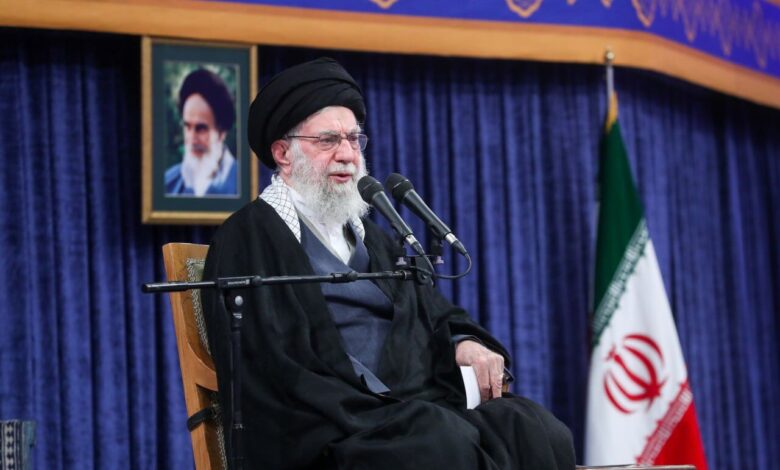 Αγιατολάχ-Αλί-Χαμενεΐ:-Το-Ιράν-«δεν-θα-υποκύψει-στον-εχθρό»