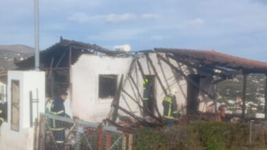 Ραφήνα:-«Δεν-πρόλαβε-να-βγει-έξω-για-να-σωθεί»-λέει-γείτονας-για-τον-82χρονο-που-κάηκε-μέσα-στο-σπίτι-του