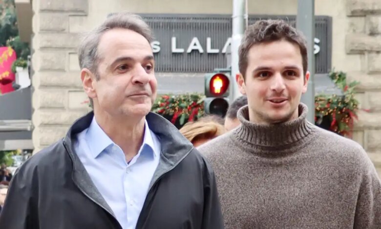 Κυριάκος-Μητσοτάκης-και-Κωνσταντίνος-Μητσοτάκης-παρακολούθησαν-την-ταινία-«Καποδίστριας»-σε-κινηματογράφο-της-Αθήνας