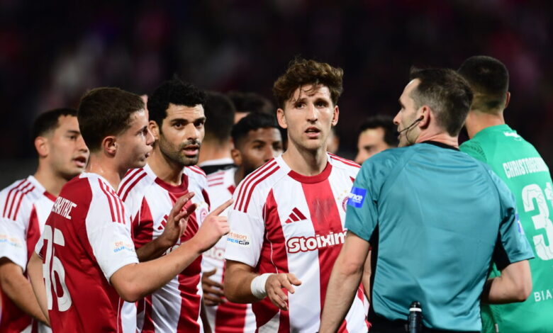 Ολυμπιακός-–-ΟΦΗ:-Ο-Μουζακίτης-σκόραρε-όμως-το-γκολ-ακυρώθηκε-για-φάουλ-του-Ταρέμι,-φωνές-από-τους-Πειραιώτες