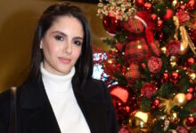 Αλεξάνδρα-Νίκα:-Ποζάρει-με-τον-γιο-της,-Βασίλη-Αργυρό-και-δείχνει-τη-βασιλόπιτα-που-έκοψαν-στο-σπίτι-τους