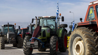Οι-αγρότες-της-Κορινθίας-παρέδωσαν-φάκελο-με-αιτήματα-στον-Κώστα-Τσιάρα