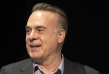 Φώτης-Σεργουλόπουλος:-Πρωτοχρονιά-στο-Παρίσι-και-βόλτες-στον-Σηκουάνα-με-την-παρέα-του