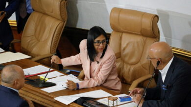 Βενεζουέλα:-Ο-στρατός-αναγνωρίζει-την-Ντέλσι-Ροντρίγκες-ως-προσωρινή-πρόεδρο-της-χώρας