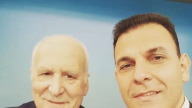 Ο-Γιώργος-Καραμέρος-αποχαιρετά-τον-μέντορά-του-Γιώργο-Παπαδάκη:-«Ήταν-από-τους-πιο-έξυπνους,-ευρηματικούς-και-σεμνούς-αθρώπους»