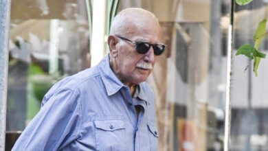 Γιώργος-Παπαδάκης:-Η-τελευταία-δημόσια-εμφάνιση-του-παρουσιαστή-στο-Κολωνάκι-τον-Οκτώβριο-του-2025