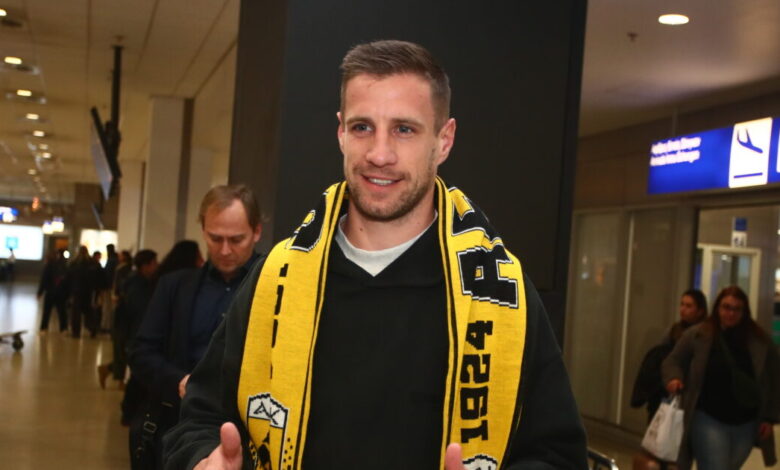 Ο-Βάργκα-έφτασε-στην-Αθήνα-για-να-ολοκληρωθεί-η-συμφωνία-του-με-την-ΑΕΚ