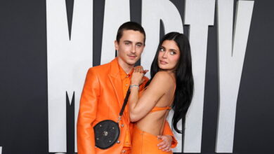 Τιμοτέ-Σαλαμέ:-Το-πρώτο-δημόσιο-«σ’-αγαπώ»-στην-Κάιλι-Τζένερ-μετά-την-βράβευσή-του-στα-critics-choice-awards