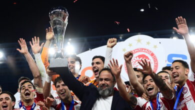 Ολυμπιακός:-Η-παρακάμερα-του-betsson-super-cup-με-τον-γύρο-του-θριάμβου-και-το-πάρτι-στα-αποδυτήρια