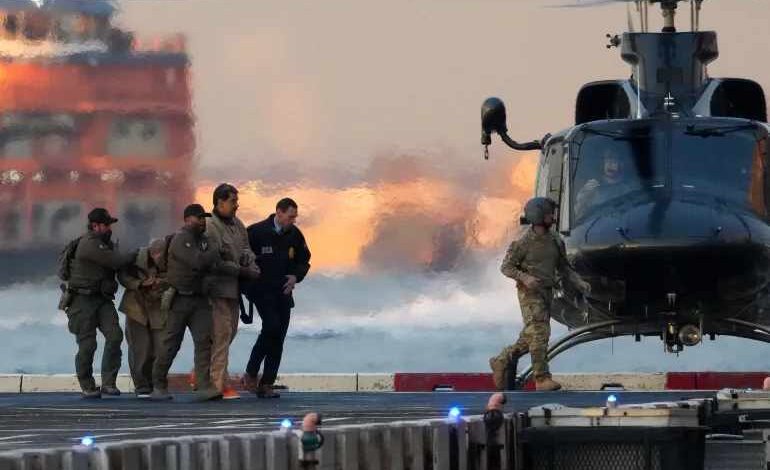 Μεταγωγή-του-Μαδούρο-και-της-Σίλια-Φλόρες-σε-δικαστήριο-της-Νέας-Υόρκης