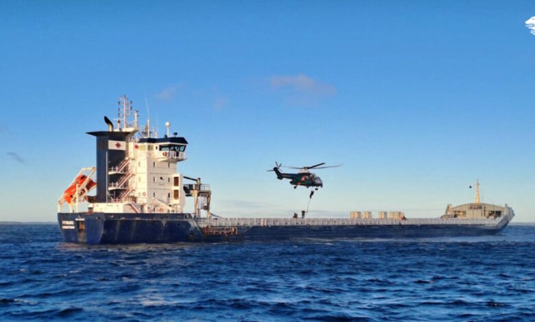 Φινλανδία:-Ρεσάλτο-ειδικών-δυνάμεων-σε-πλοίο-που-κατηγορείται-για-σαμποτάζ-σε-υποθαλάσσια-καλώδια