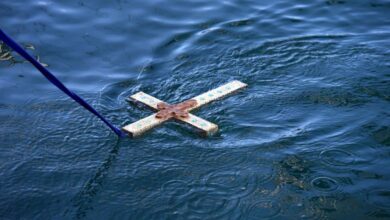 Μουζάκι:-Αγιασμός-των-Υδάτων-και-κατάδυση-του-Τιμίου-Σταυρού-την-Τρίτη-6-Ιανουαρίου