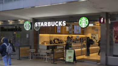 starbucks:-Ενίσχυση-πωλήσεων-και-ελπίδες-για-συμφωνία-με-τις-τράπεζες