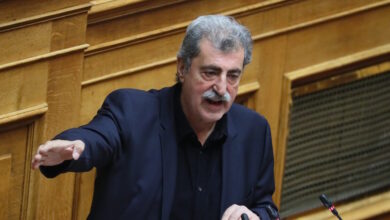 Παύλος-Πολάκης-για-Μαρία-Καρυστιανού-και-Νικόλα-Φαραντούρη:-«Με-αυτά-που-ακούμε-θα-πάρουμε-τα-βουνά-στο-τέλος»